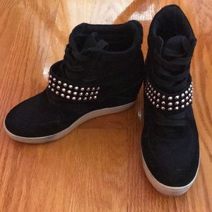 PLATFORM SNEAKERS